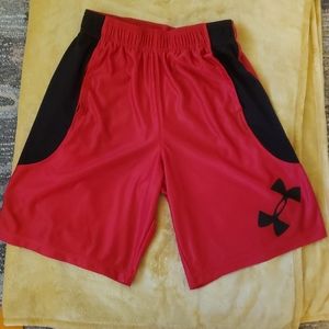 Mens L UA shorts Black and Red